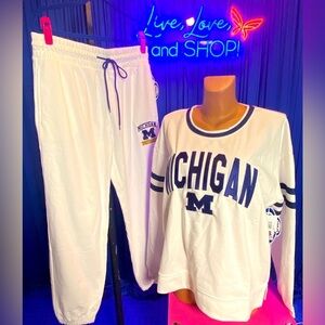 University of Michigan (UofM) White and Blue Sweatsuit, Unisex, Authentic. NWT